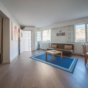 De Charme - Vue Sur Remparts - 2 Personnes - Wifi Gratuit , Avignon France